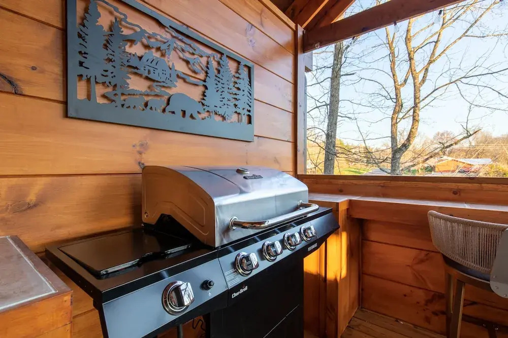 Parkway Paradise w Private Hot Tub