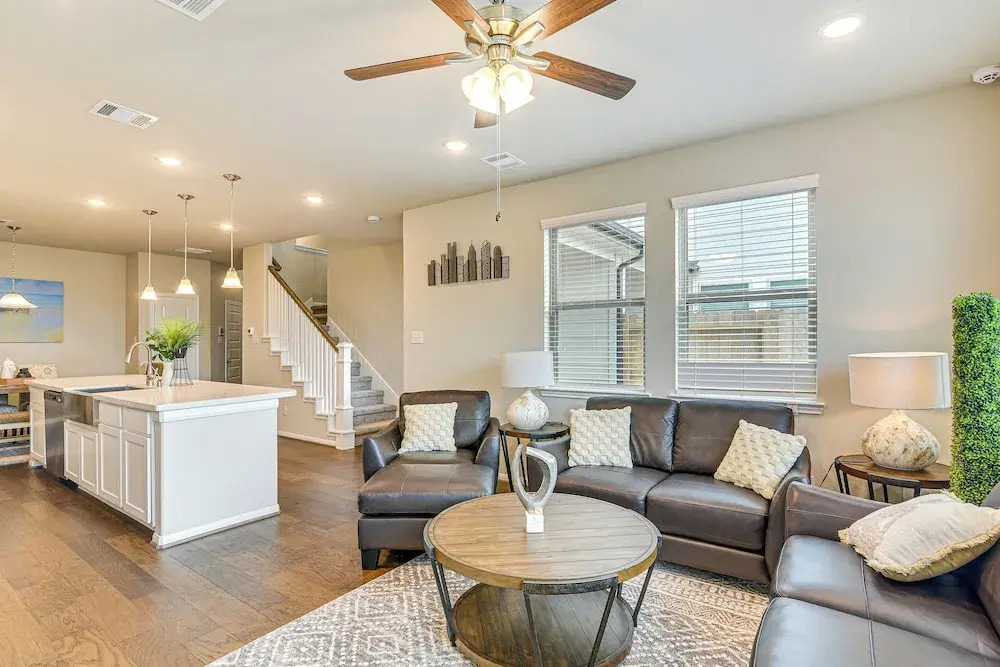 Welcoming Pasadena Home: 22 Mi to Downtown Houston