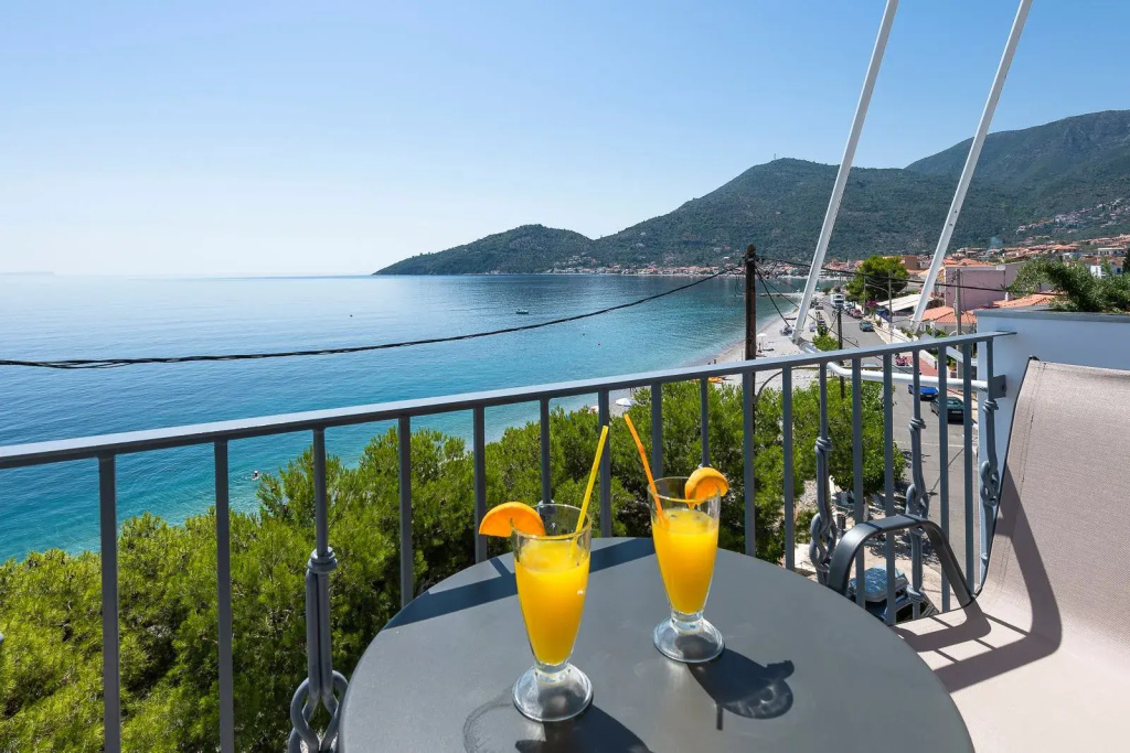 Paraskevas Beach Hotel