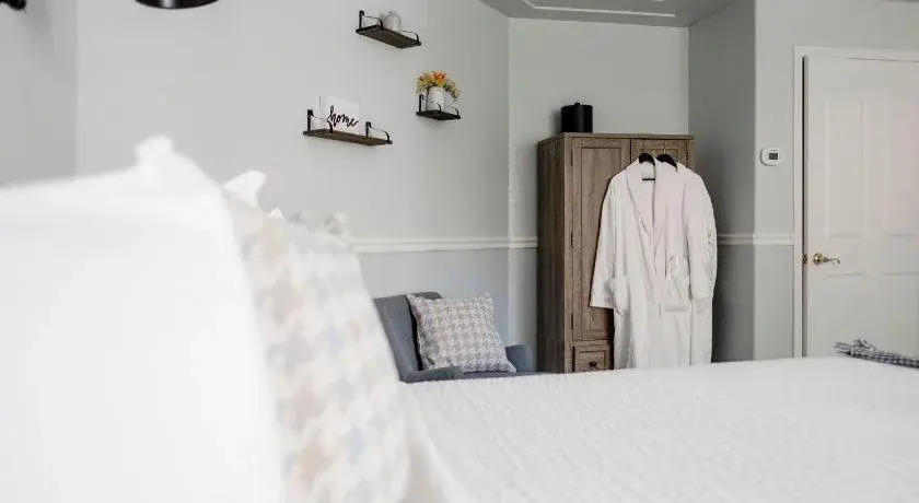 Hounds Tooth Inn