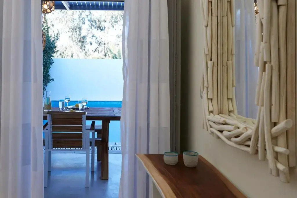 Eolia Kamari Villa