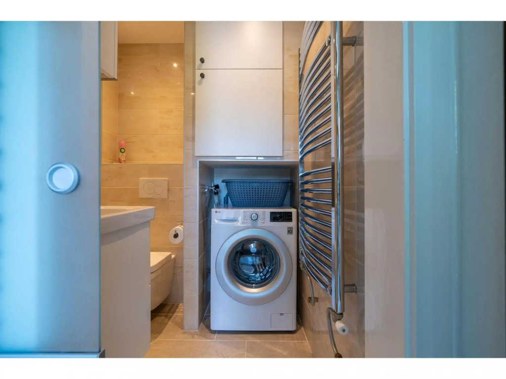 beautiful spacious and bright holiday home for 4 people