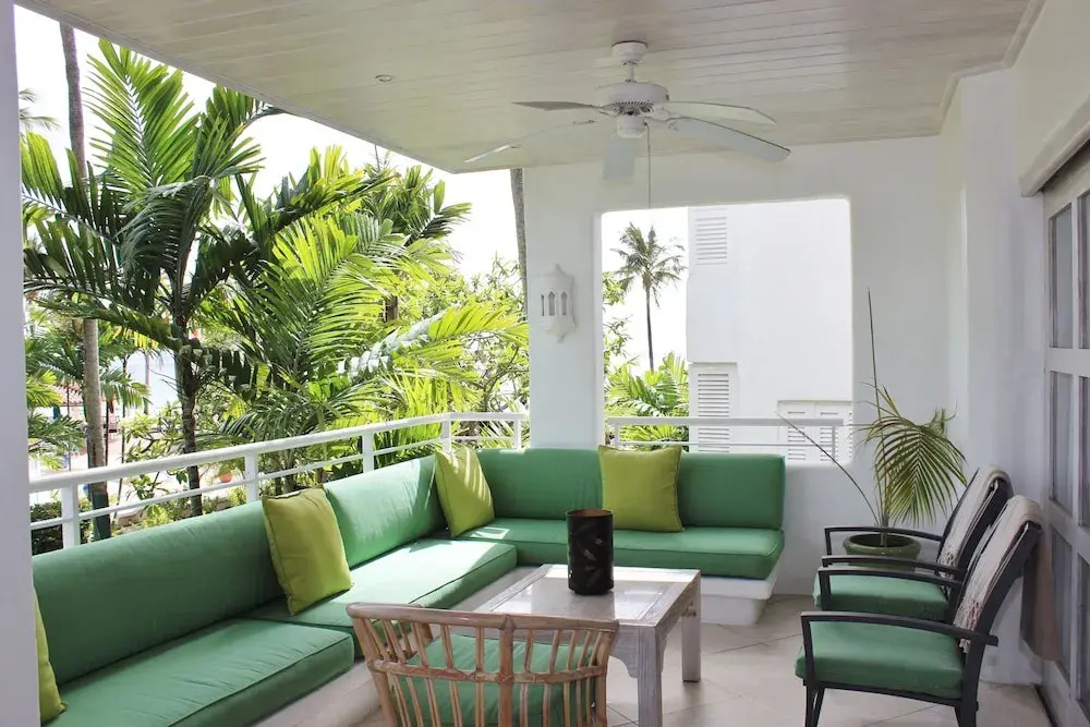 Glitter Bay Suites