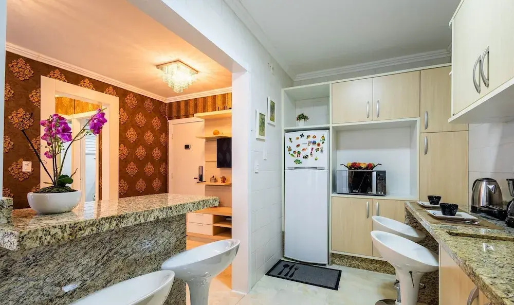 Apartamentos a 400m da Praia em BC - CEV
