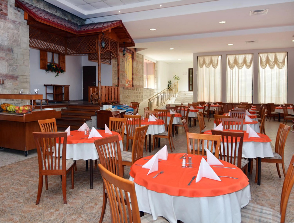 Estreya Residence Hotel