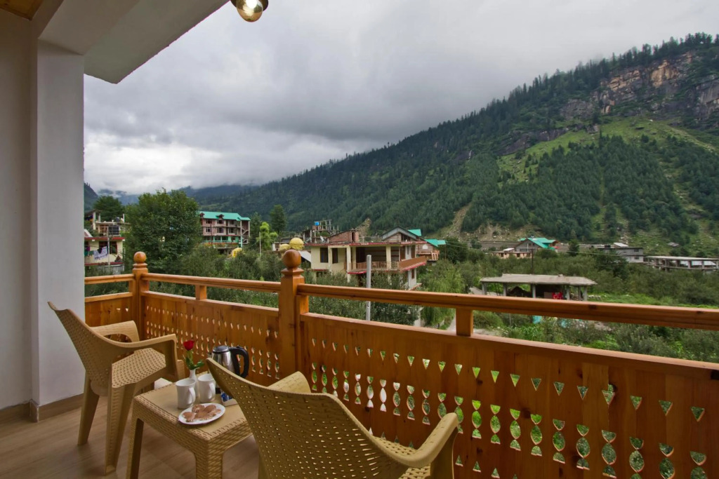 HOTEL YATRI mONARCH rESIDENCY MANALI