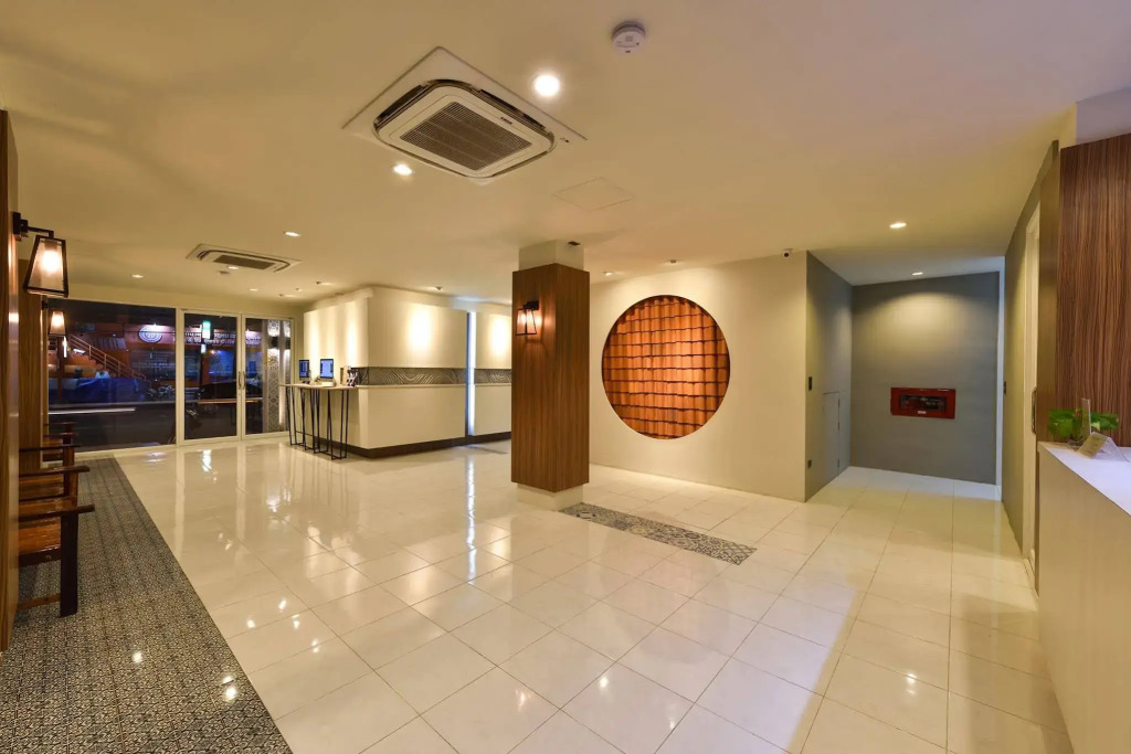Montree Phuket Hotel