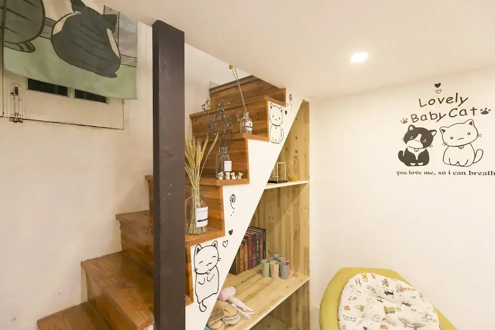 Hard Candy Apartment No.3