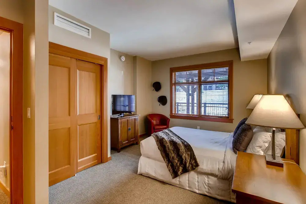 Basefront Bliss Capitol Peak Lodge #3119