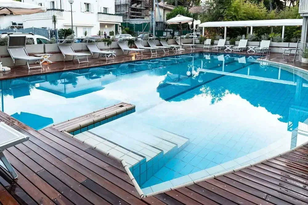 HOTEL TRIONFAL - Fronte Mare - Vicinissimi al Centro