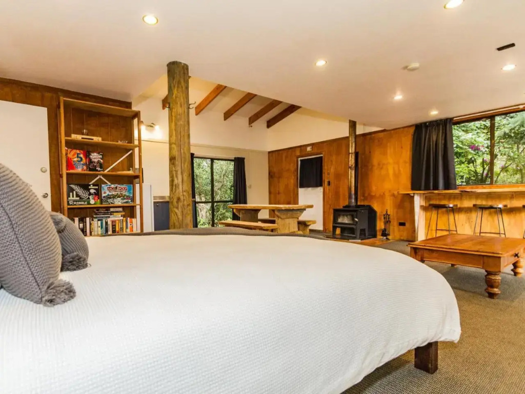 98 on Clyde Spa Retreat - Ohakune Holiday Home