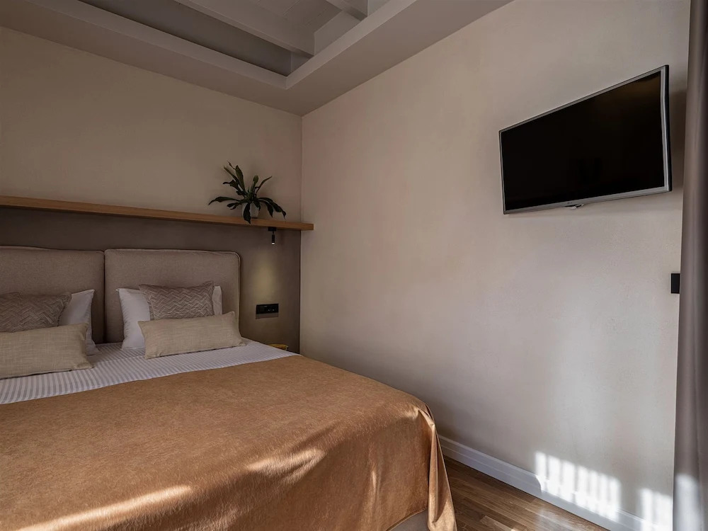 Lithinon Suites & Studios Blue