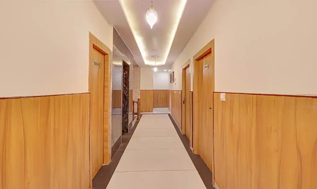 Treebo Royal Mirage, Bhoopatwala