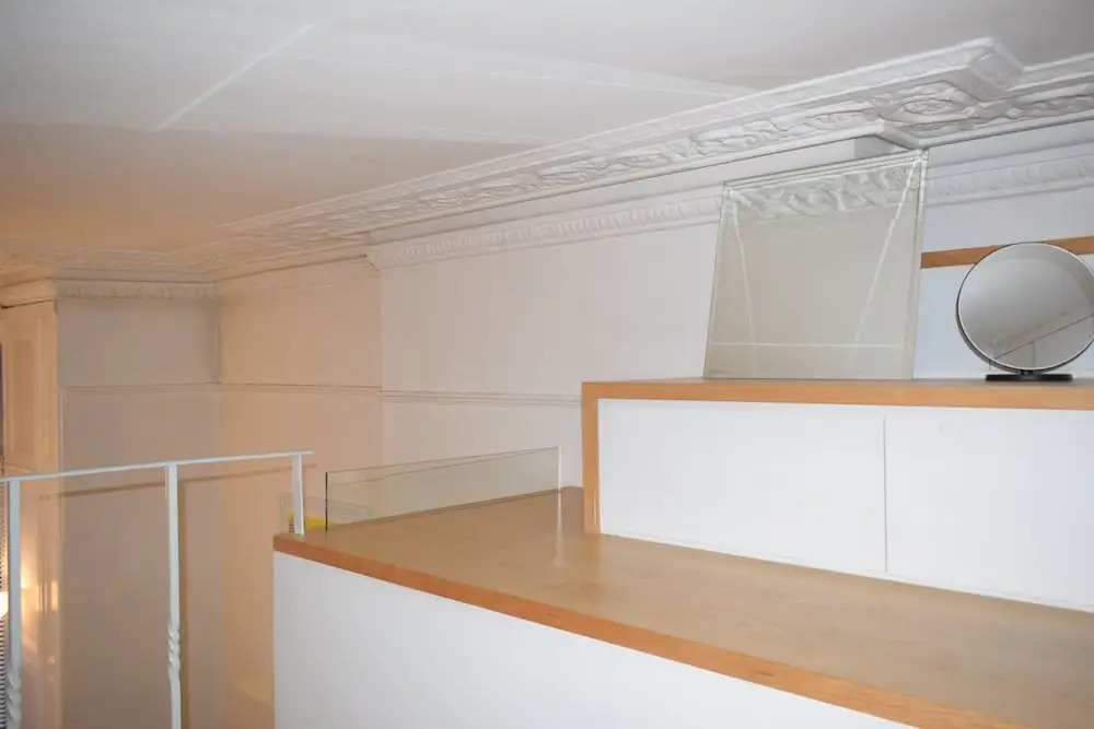 Elegant Mezzanine Studio Flat in Belsize Park