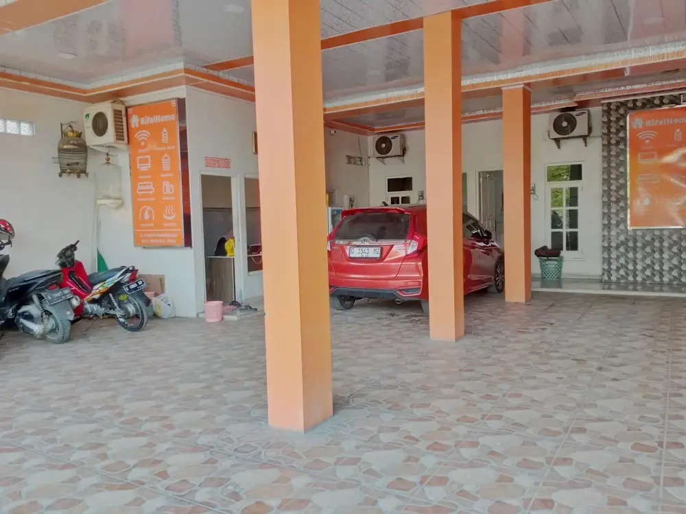 Urbanview Hotel Rifal Home Tegal