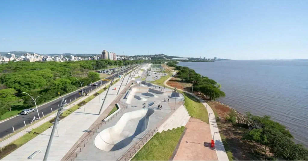 Amplo, aconchegante e pertinho de tudo