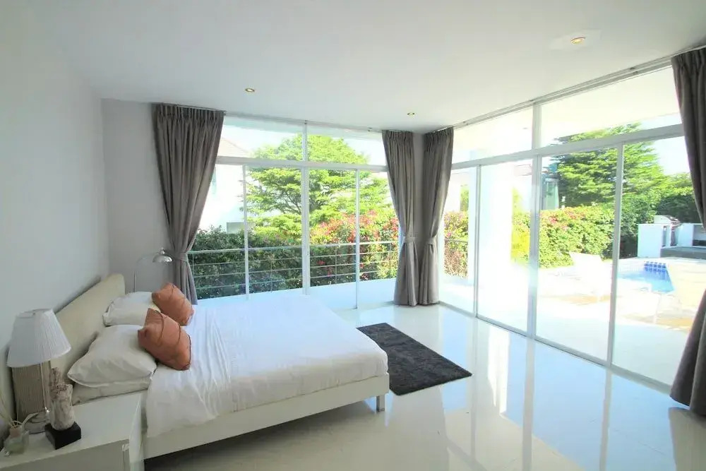 Hua Hin 5 Bedrooms Mansion B3
