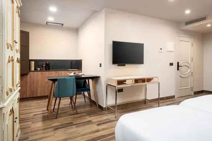 SUITE 1907 AVILES