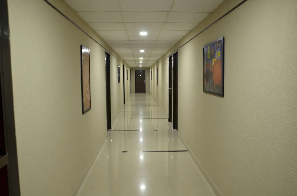 FabHotel Santhome Inn