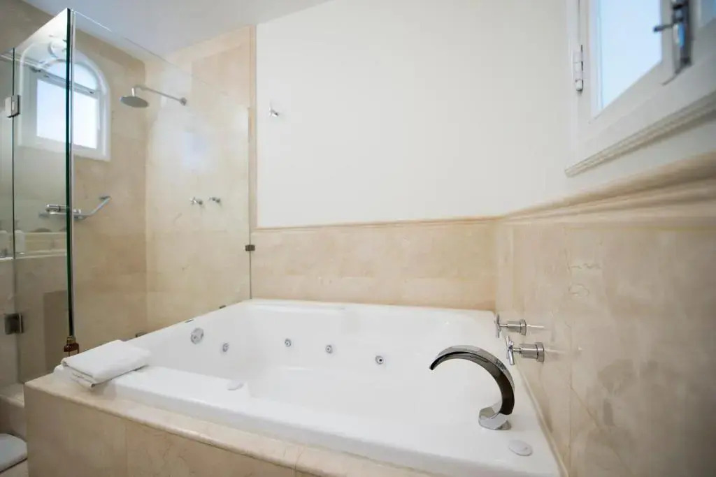 Casa Bonita Hotel & Luxury Residence