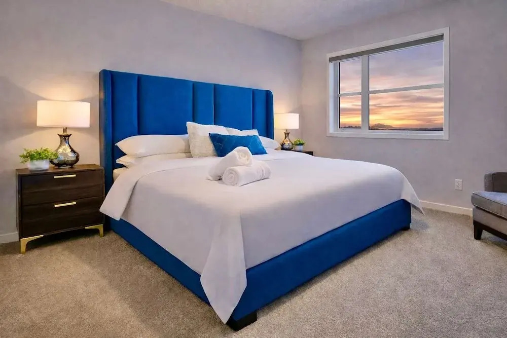 Herron Street NEW Luxury Retreat 6 Beds A11y