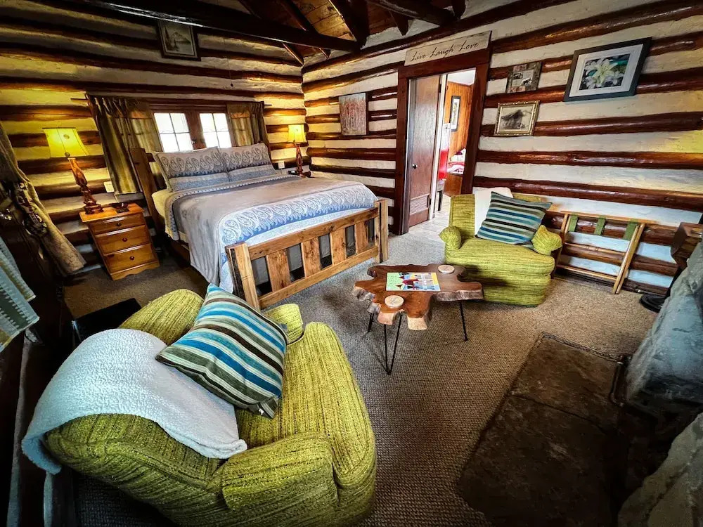 Sherwood Court Cottages & Guest Rooms
