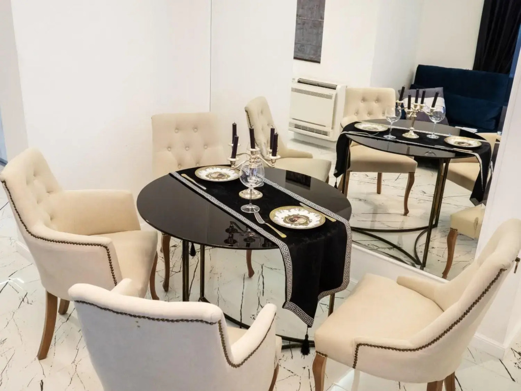 Paradise Center Apartment 2