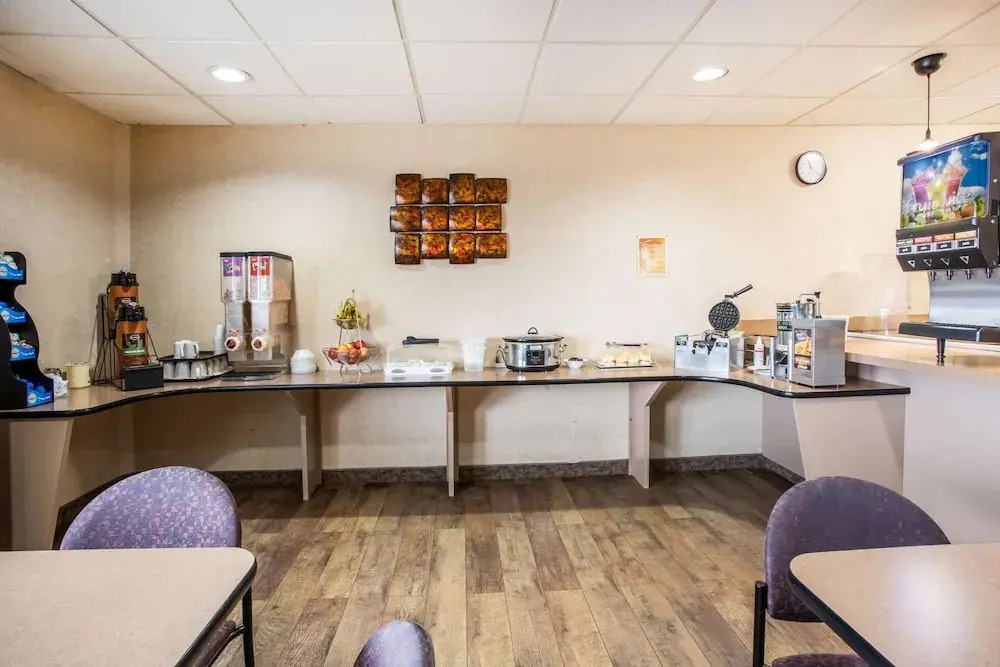Airport Value Inn and Suites