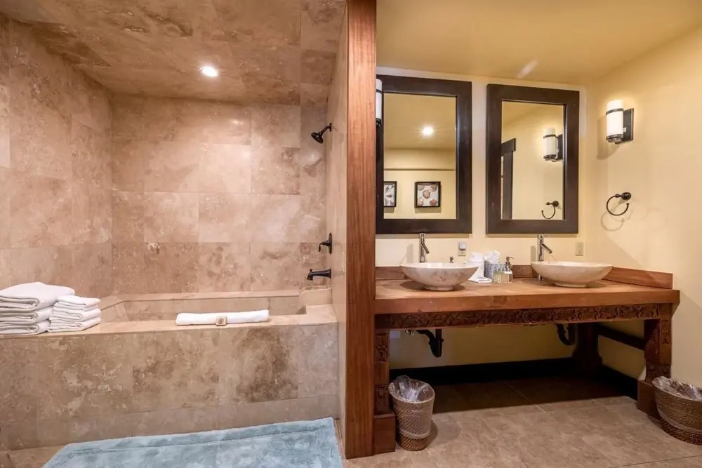 K B M Resorts- Hale-1470 Presidential 3bd, 3ba Beach-front Estate, A/c, Private Yard!