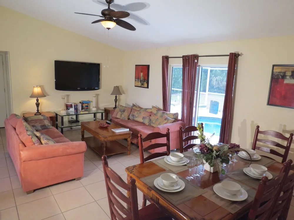 Westridge Area Pool Home