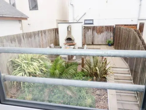 18 Ocean Heights