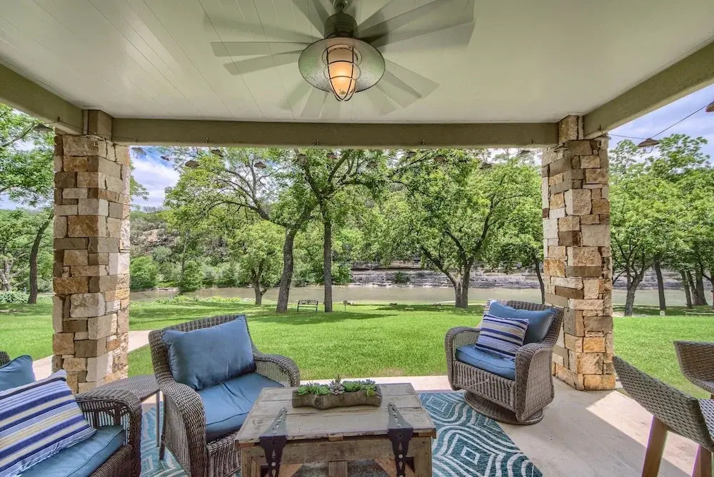 Rio Vida Rg104 3 Bedrooms 2 Bathrooms Condo