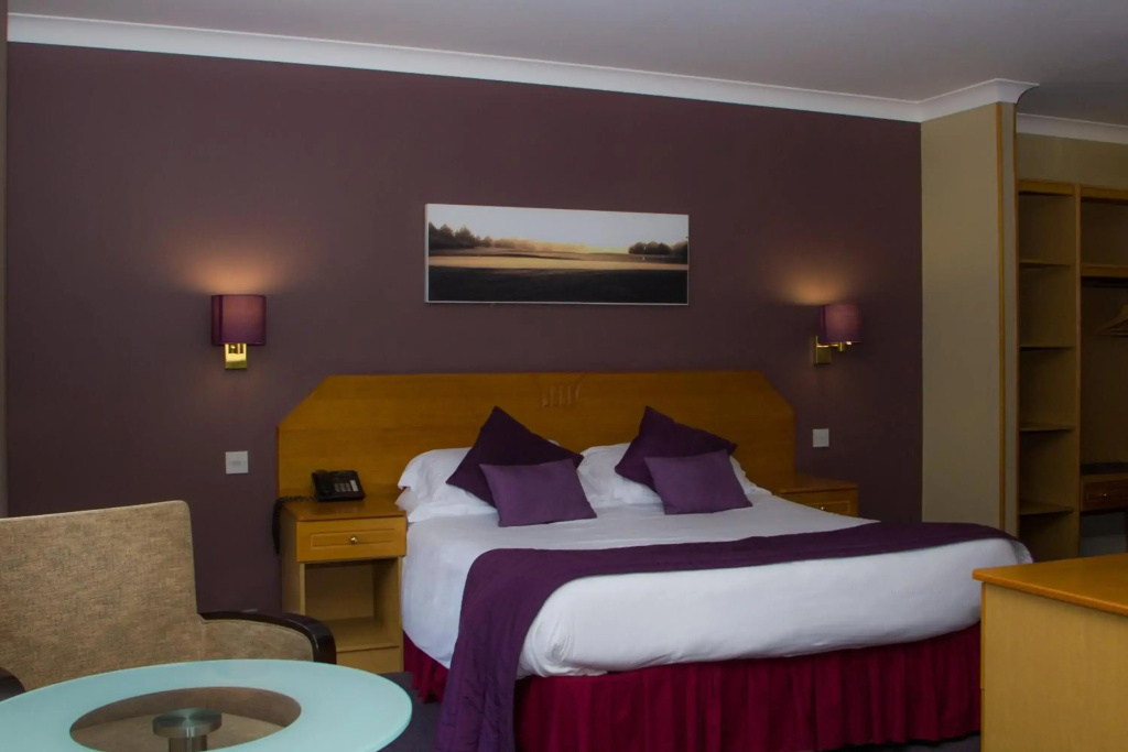 The Essex Golf & Country Club Hotel