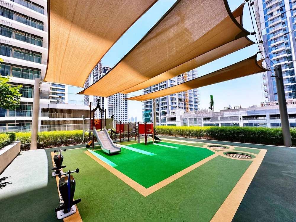 Chic 1BR in Emaar Beachfront