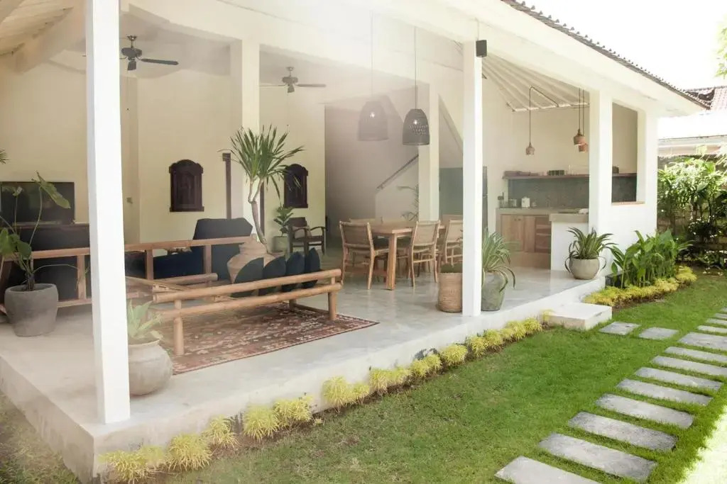 The Ravenala House