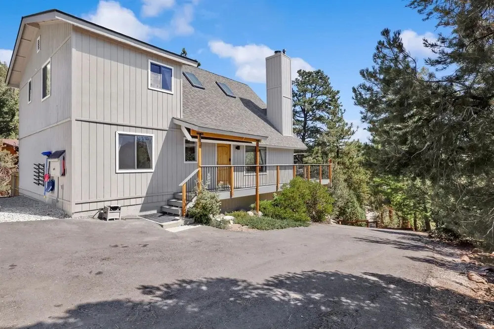 2048-chimney Peak Chalet 4 Bedroom Home by RedAwning