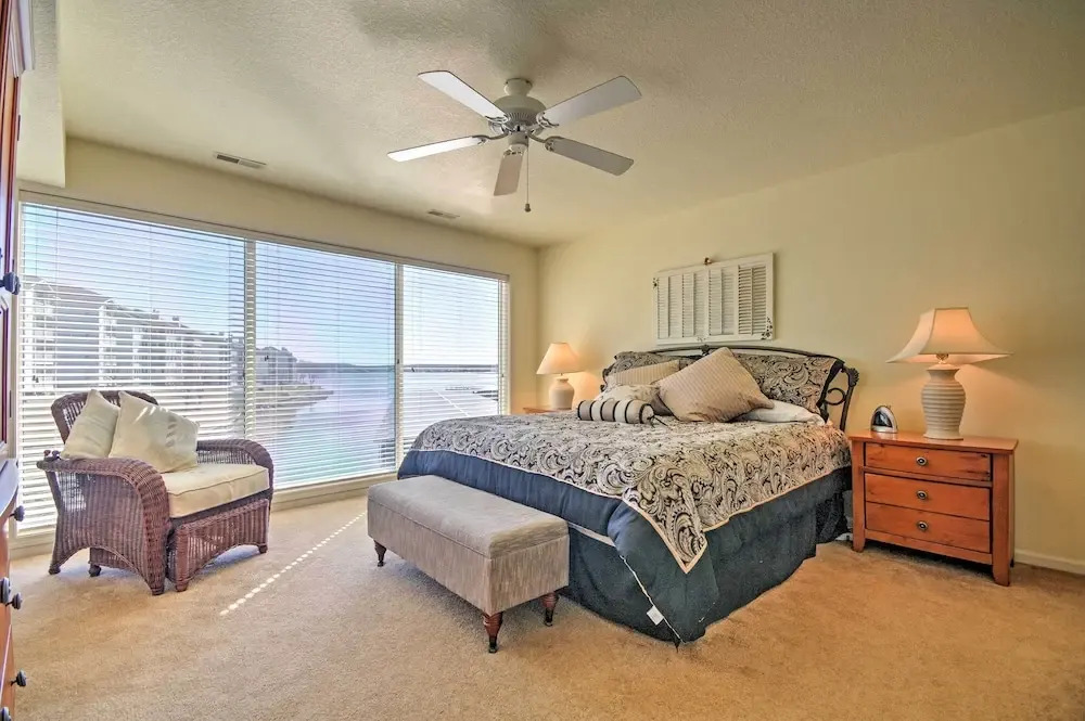 Luxe Lakeside Regatta Bay Getaway w/ Pool Access!