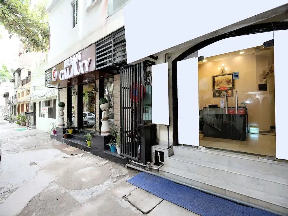 OYO 16441 Hotel Gurjeet