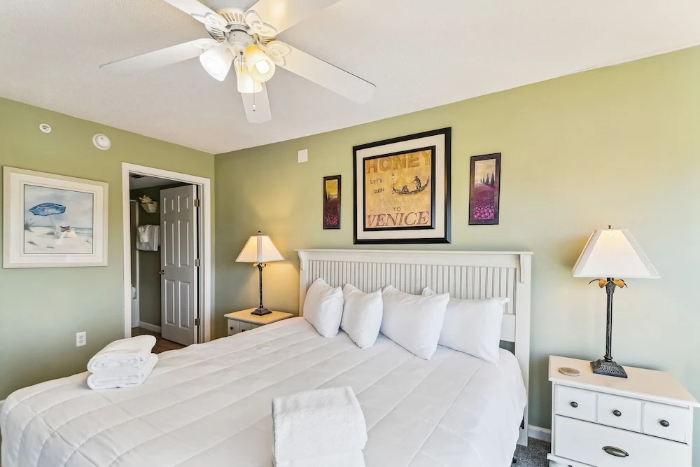 Seacrest 402 is a 2 BR Gulf Front on Okaloosa Island by RedAwning