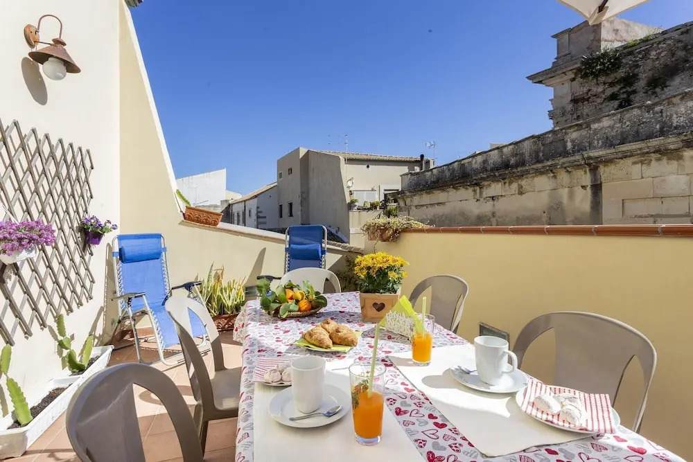 Salomone Apartment 15 With Terrace by Wonderful Italy