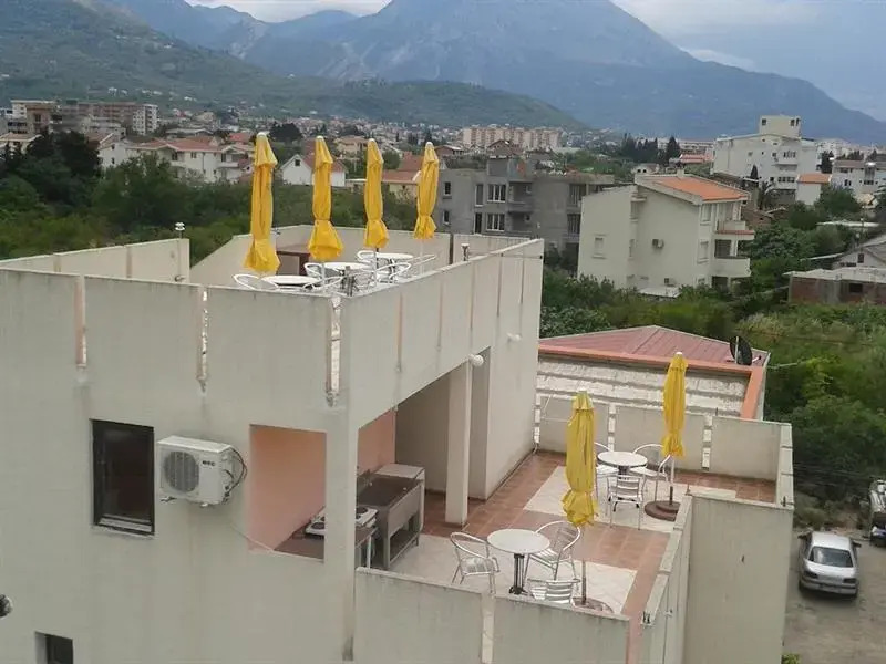 Rooms & Apartments Anka