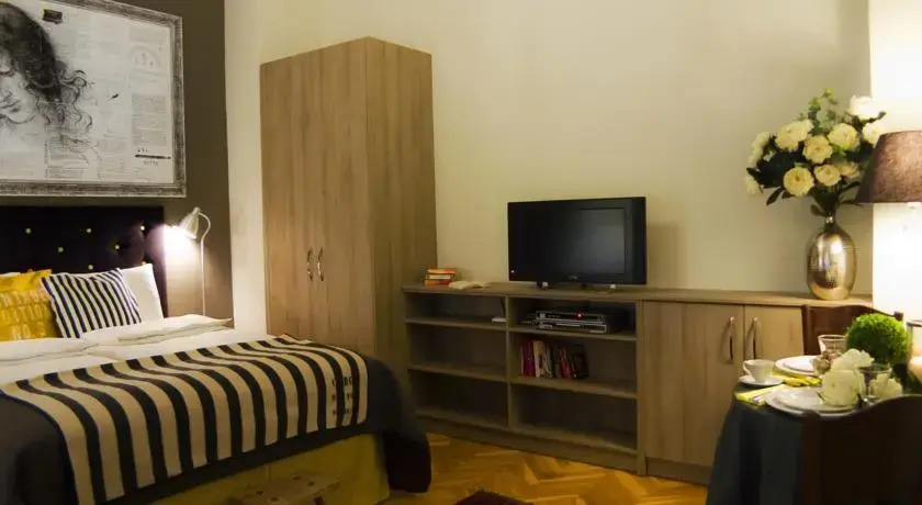 Golden Stars Deluxe Budapest Apartment