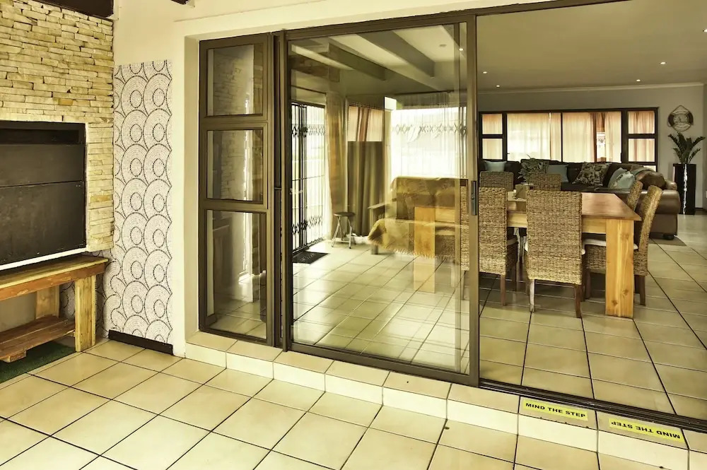 Casa Bella 6 Sleeper Langebaan