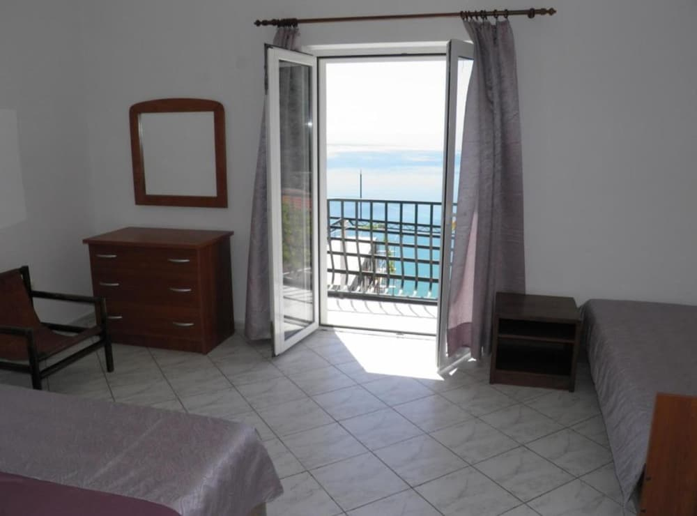 Villa Azure Saplunara