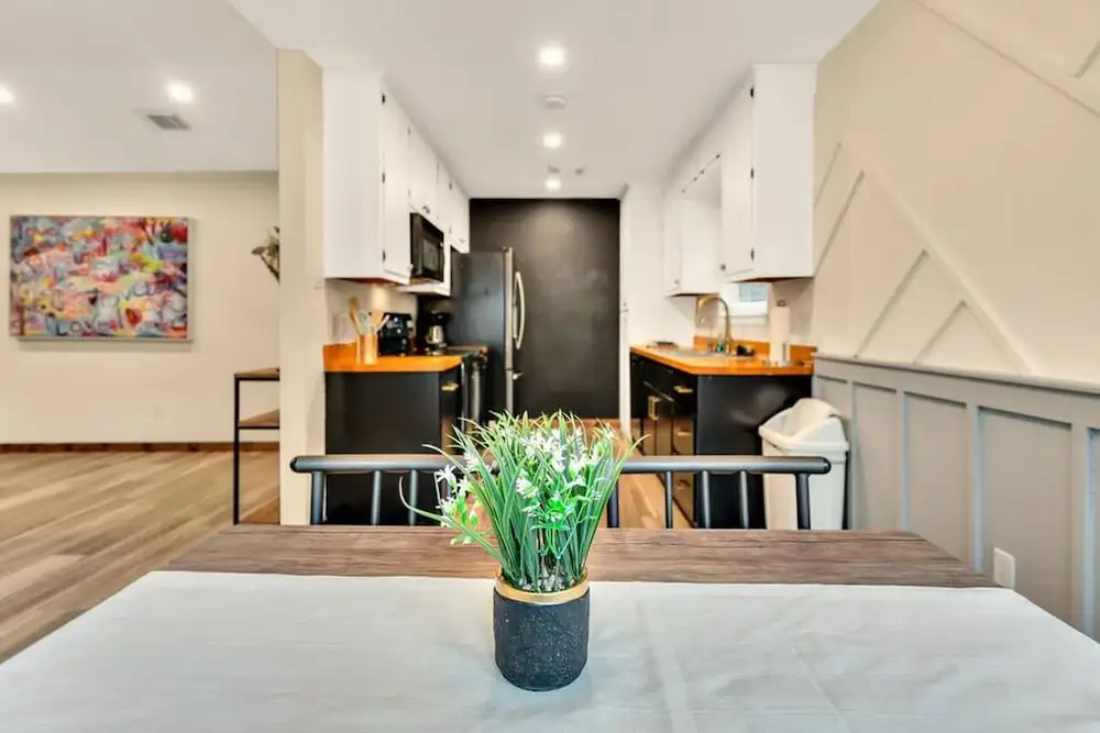 New Cozy Retreat Located 15 Minutes to Waco