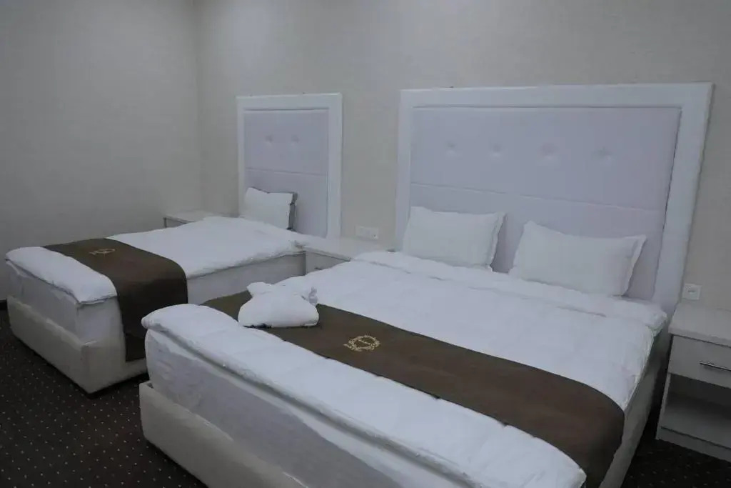 Premium Hotel 777