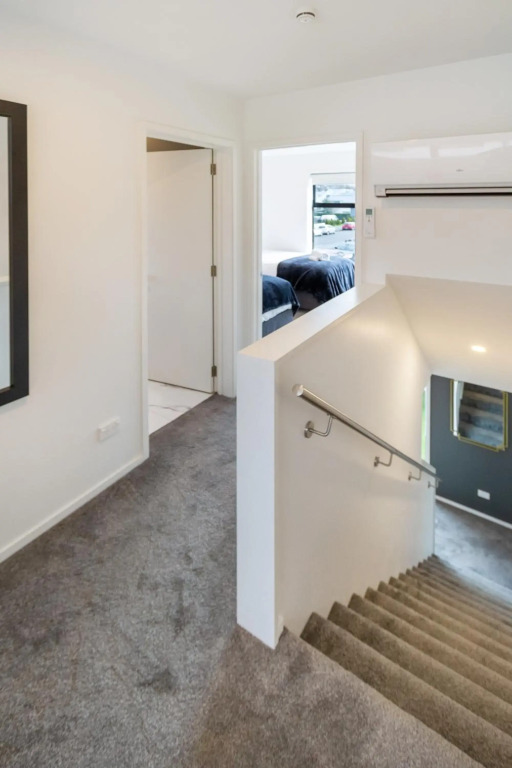 Art Deco 2 bed by Latimer Square