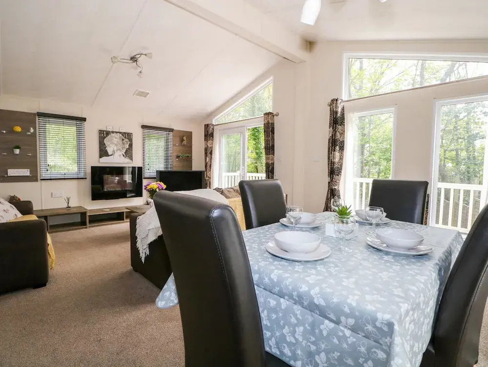 Squirrel Lodge Hazel 6