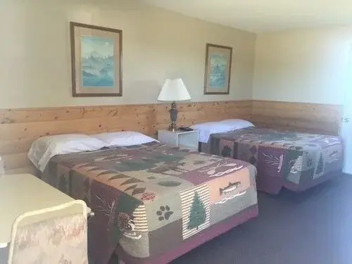 Smokey Hollow Motel & Resort