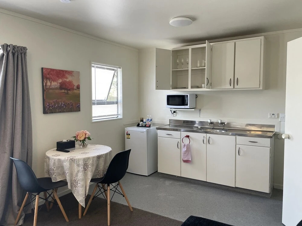 Summer Inn Motel - Newly Renovated